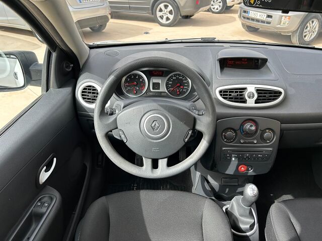 RENAULT CLIO YAHOO 1.2 SPANISH LHD IN SPAIN ONLY 40000 MILES SUPERB 2012